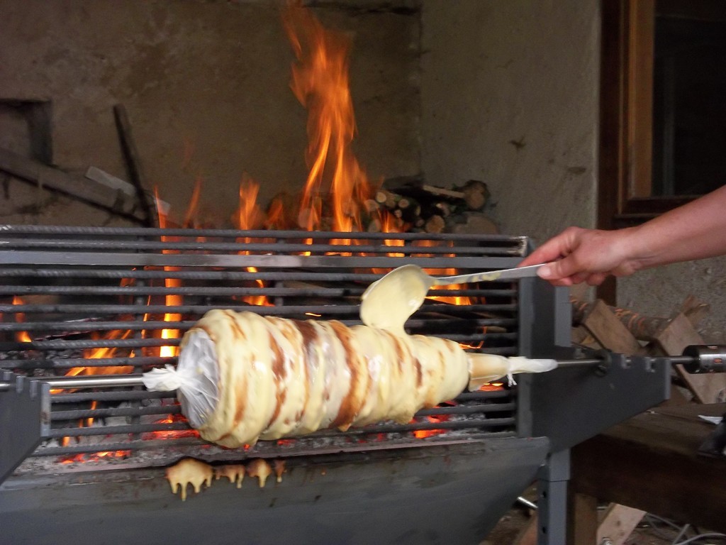 Prix Au Kilo Du Gâteau à La Broche Gateau à la broche, 12320 Conques en Rouergue | La Rivière de Saint Cyprien
